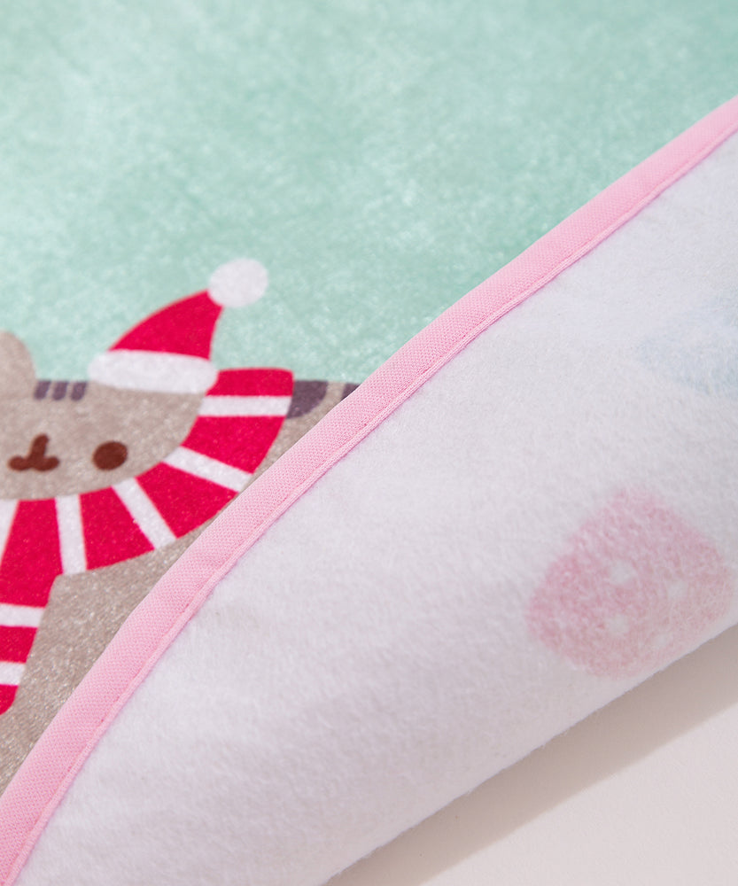 Underside of the tree skirt. The front print does not show on the back of the skirt. The back of the skirt is completely white.