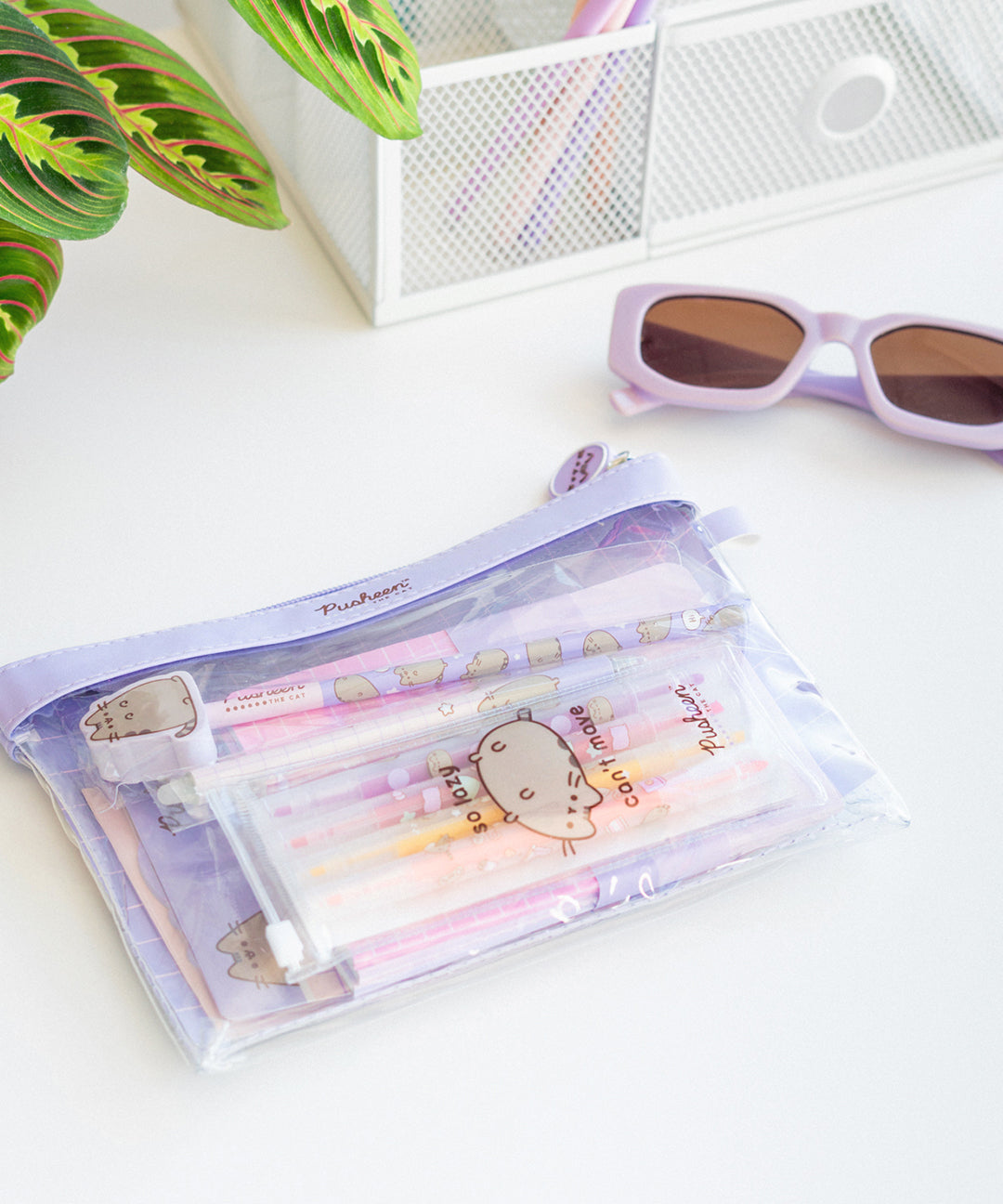 Deluxe Stationery Set items enclosed in the included Pusheen pouch.