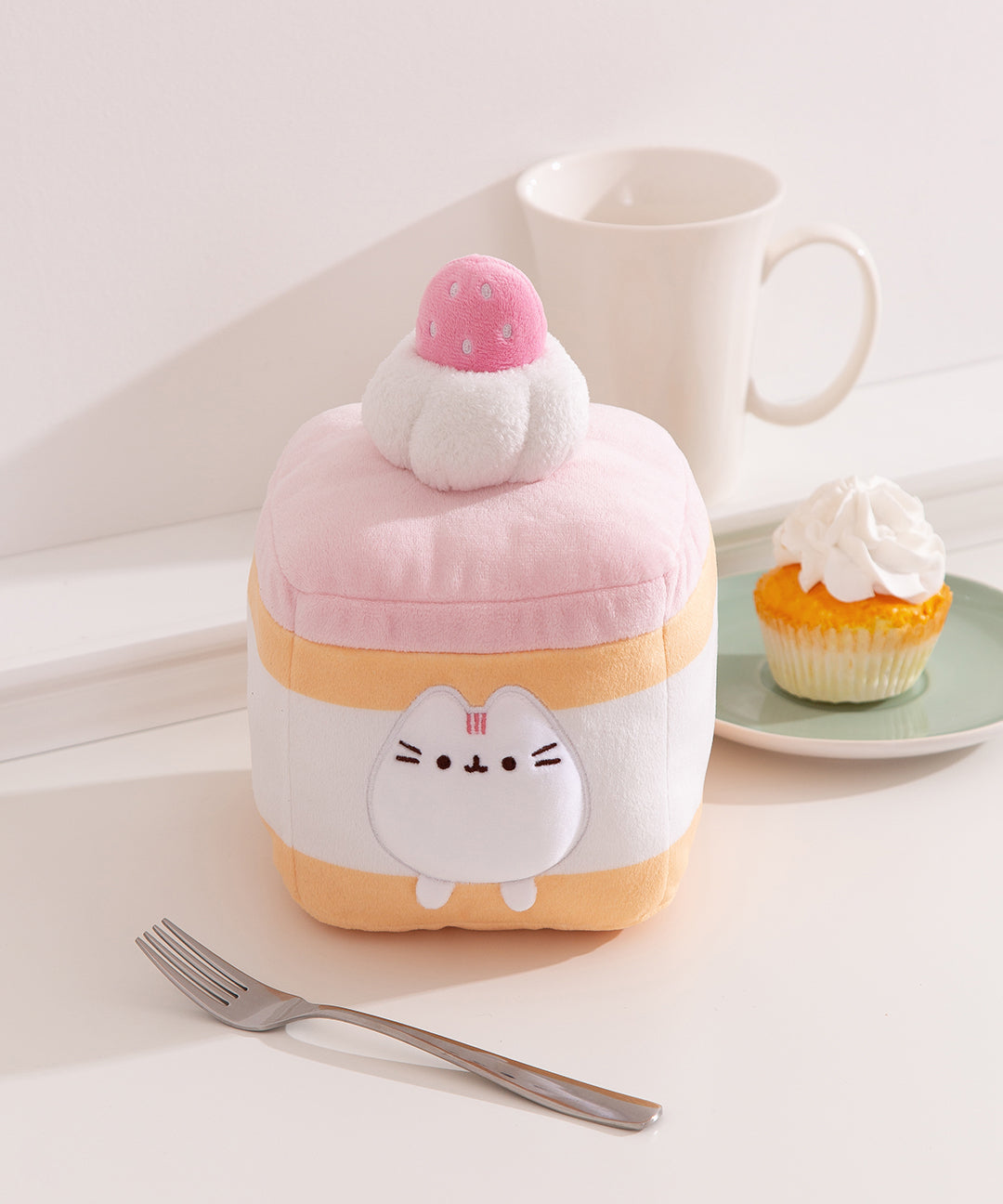 Pelúcia Pusheen Sweets Strawberry Spongecake Squisheen Plush 19cm (GUND) Pelúcia Pusheen Sweets Strawberry Spongecake Squisheen Plush 19cm (GUND)